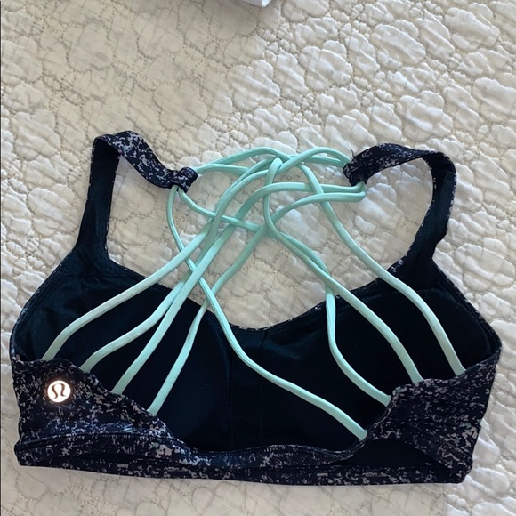 lululemon athletica Other - Lululemon free to be sports bra